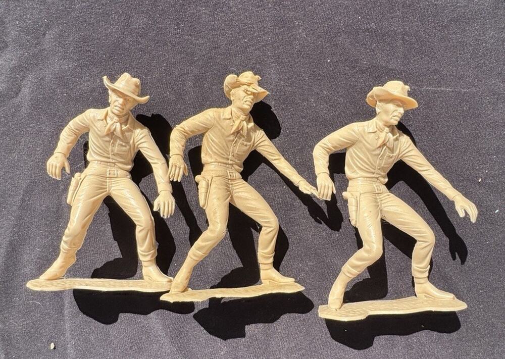 3 1964 Louis Marx Lot Cowboys Vintage Plastic Toy ready to draw Gunfight Toy